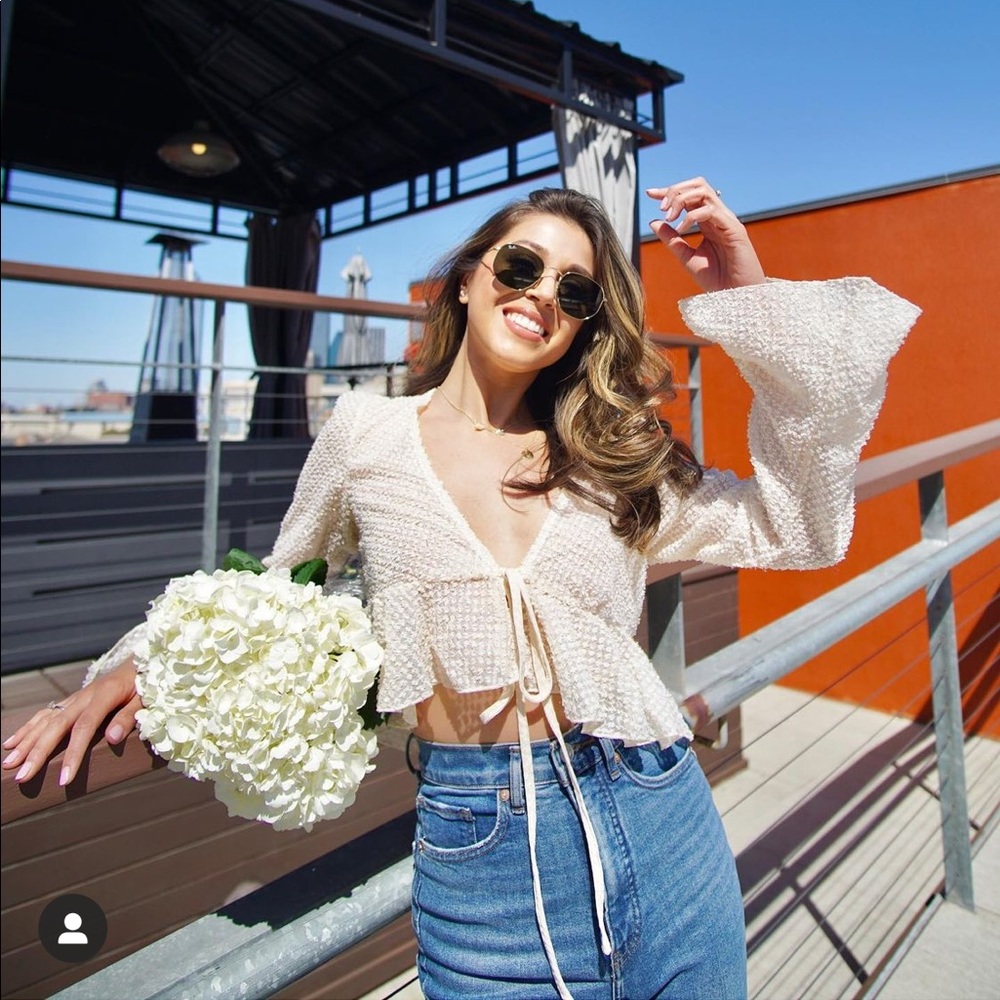 Cream long sleeve crop XS